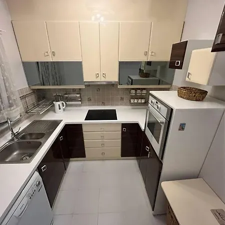 Bosphorus Waterfront Flat, Cengelkoey Istanbul
