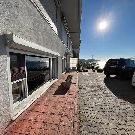 Bosphorus Waterfront Flat, Cengelkoey * Istanbul